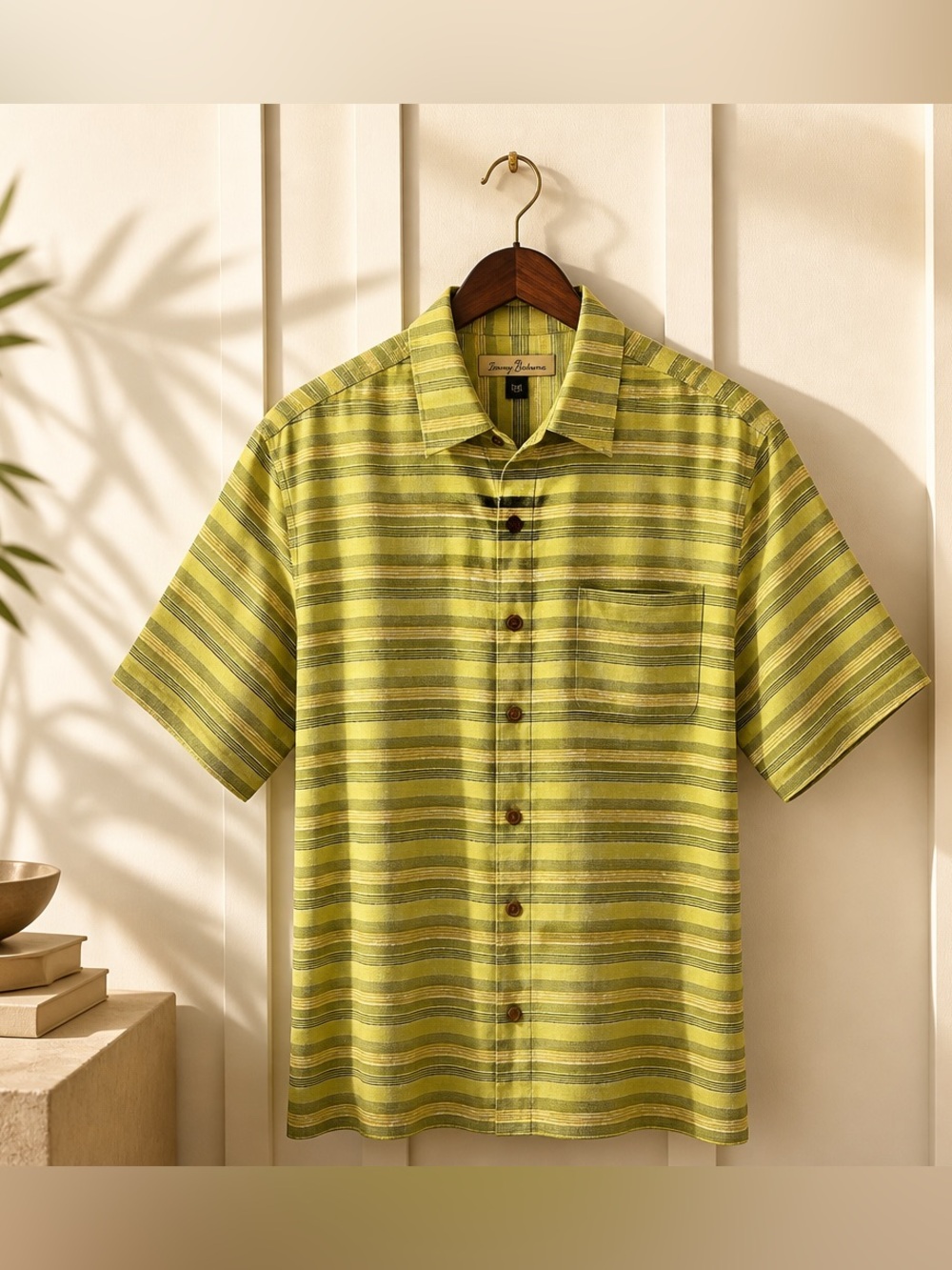 Tommy Bahama Relax Hawaiian Shirt Men's M Jaqaurd Silk Tropical Striped Camp